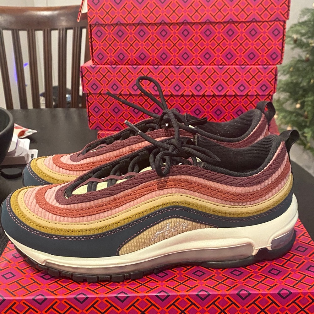 Nike Air Max Multicolor Athletic Shoes - Picture 4 of 8
